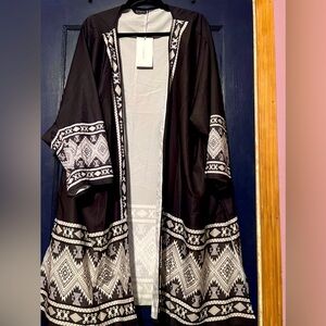 Bloomchic Kimono Black White print NWT 22/24 Gorgeous cover up